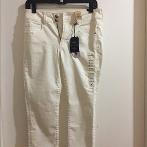 AE white cropped jeans